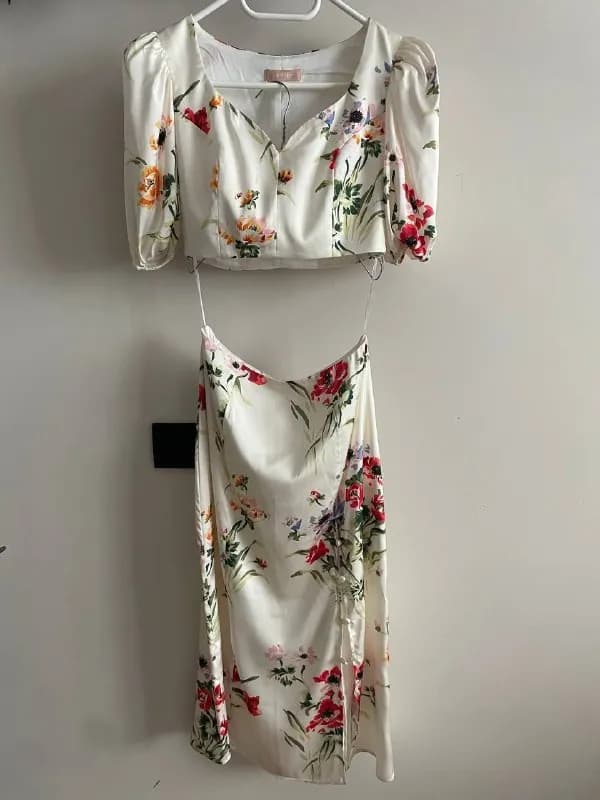 GEPUR из струящегося сатина. — Батуми — 35 ₾
