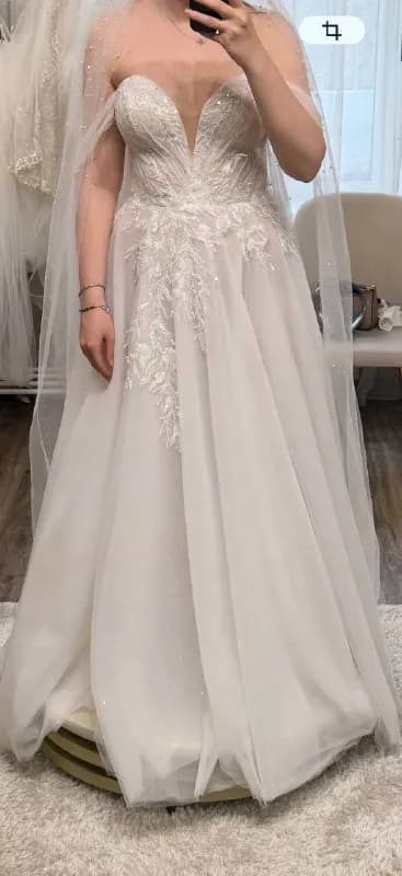 EU 36–38 (6–8) • Цвет ivory • Выполнено в стиле Allure Bridals • Очень легкое и нежаркое • На рост 1 — Тбилиси — 600 $