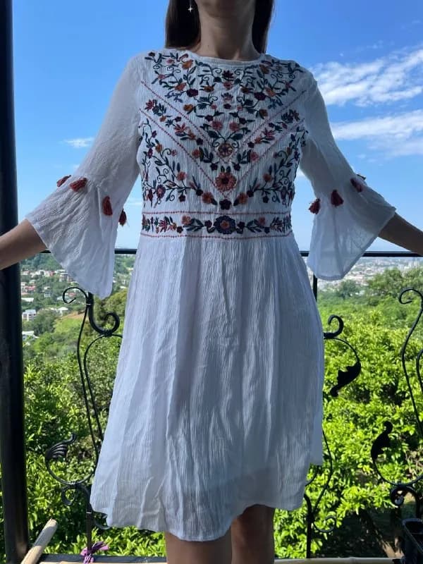 38.ПЛАТЬЕ аутентика — Батуми — 15 ₾