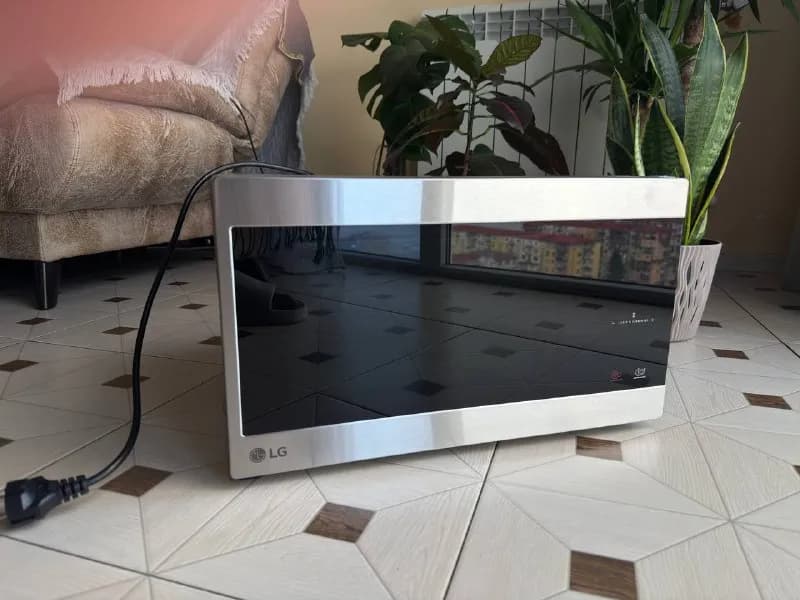LG MS2595CIS.BSSQMER — Батуми — 300 ₾