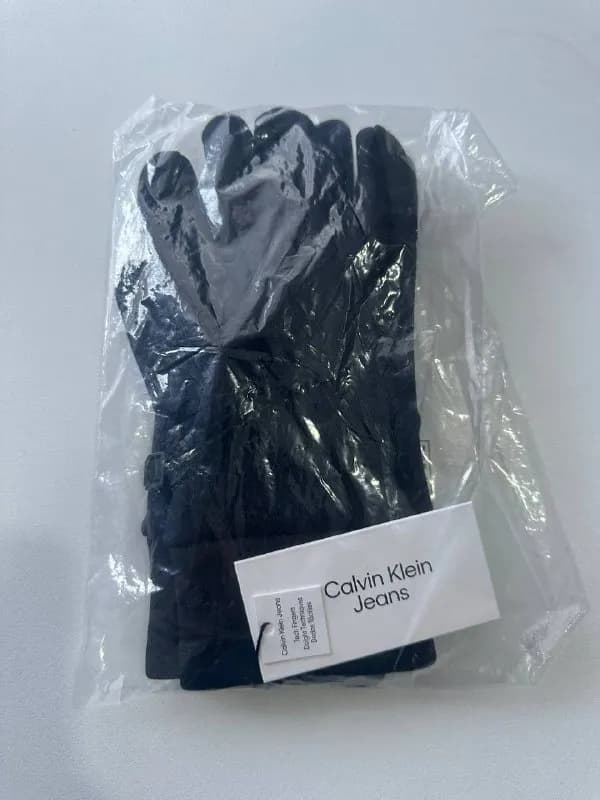 Calvin Klein. Размер S/M, но лучше подойдут на M–L, на более плотную руку и пальцы. Не подошли по ра — Тбилиси — 80 ₾