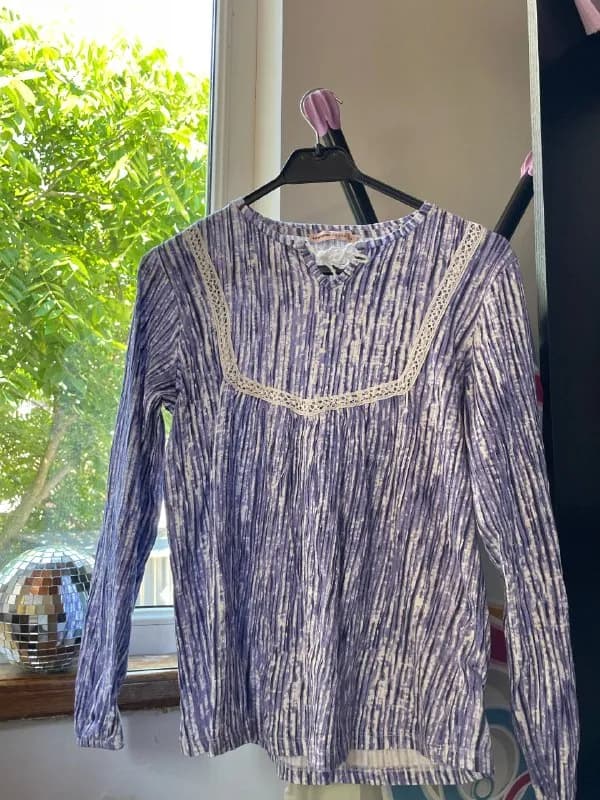 👕 Рубашка, размер S — Батуми — 4 ₾