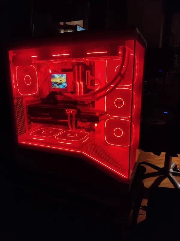 computer, desktop.Работает идеально.Всё новое,кроме видеокарты.Есть все коробки.4000 лар.Без монитор
