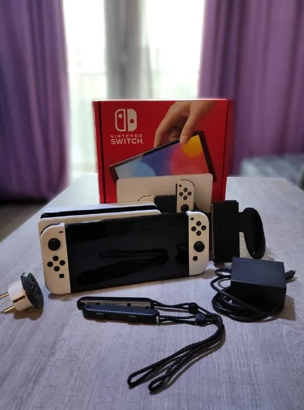 Nintendo Switch OLED — полный комплект! — Тбилиси — 600 ₾