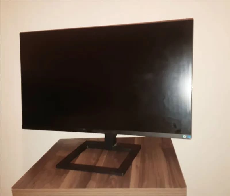 71 см IPS монитор 4K 28» — Тбилиси — 2 450 ₾