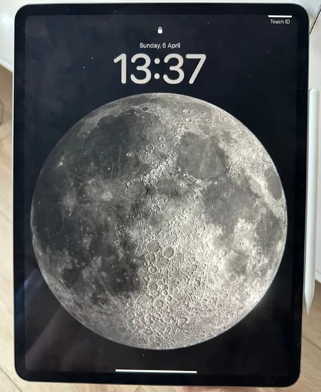 iPad Air 13 M2, 256 GB Wi-Fi 2024, Space Gray + Apple Pencil Pro — Тбилиси — 3 100 ₾