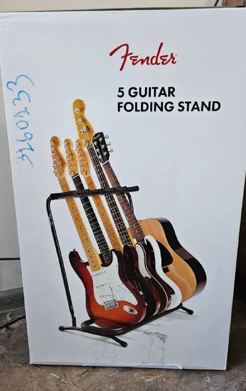 5 гитар Fender — Тбилиси — 100 ₾