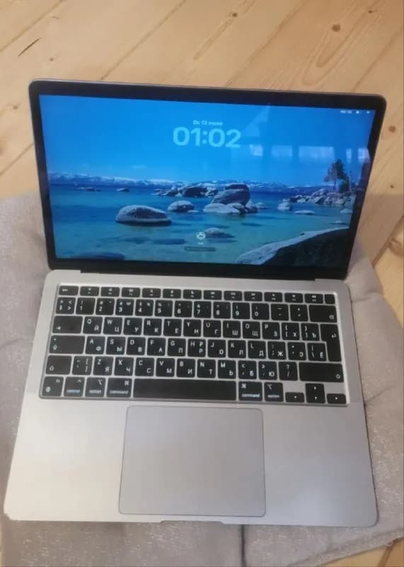 MacBook Air M[телефон]/256GB — Тбилиси — 1,000 ₾
