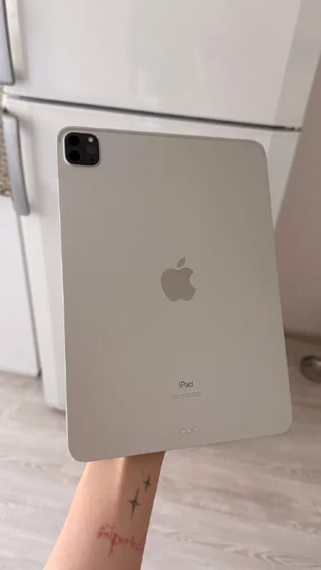 iPad Pro M1 256gb в отличном состоянии в комплект два чехла — Батуми — 1 600 ₾