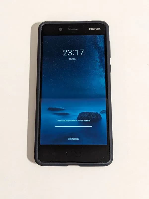 Nokia 8 (2 симки, NFC, Snapdragon 835). Экран заменён на не оригинальный. На корпусе остались коцки, — Тбилиси — 100 ₾