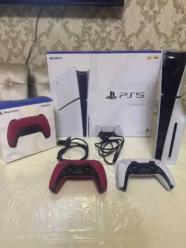 Playstation 5 Slim Disk Version в идеальном состоянии в комплекте 2 джойстика кабели коробки докумен — Тбилиси — 1 400 ₾