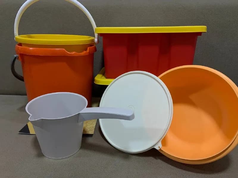 1. Миска tupperware с крышкой. Использовалась для сырого мяса, маринования шашлыка — 8 лари — Тбилиси — 8 ₾