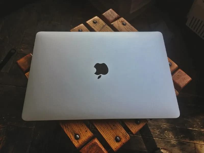 Macbook Air M1 16GB 512GB — Тбилиси