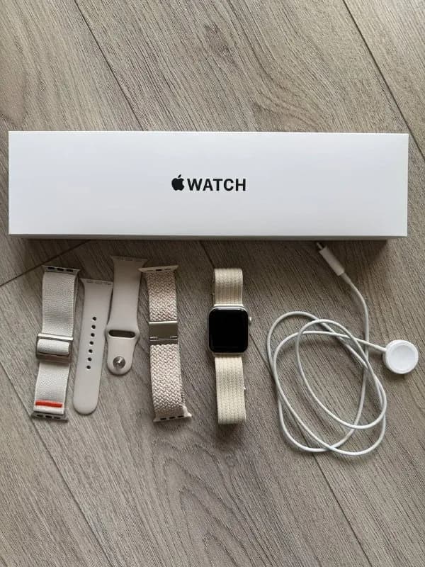 Apple Watch SE 2-поколение (40 мм,  Starlight) с оригинальным ремешком в 2х размерах,коробкой и заря — Тбилиси — 400 ₾
