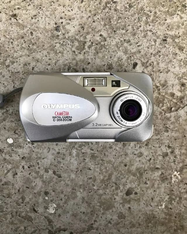 Olympus Camedia C-350 ZOOM — Тбилиси — 150 ₾