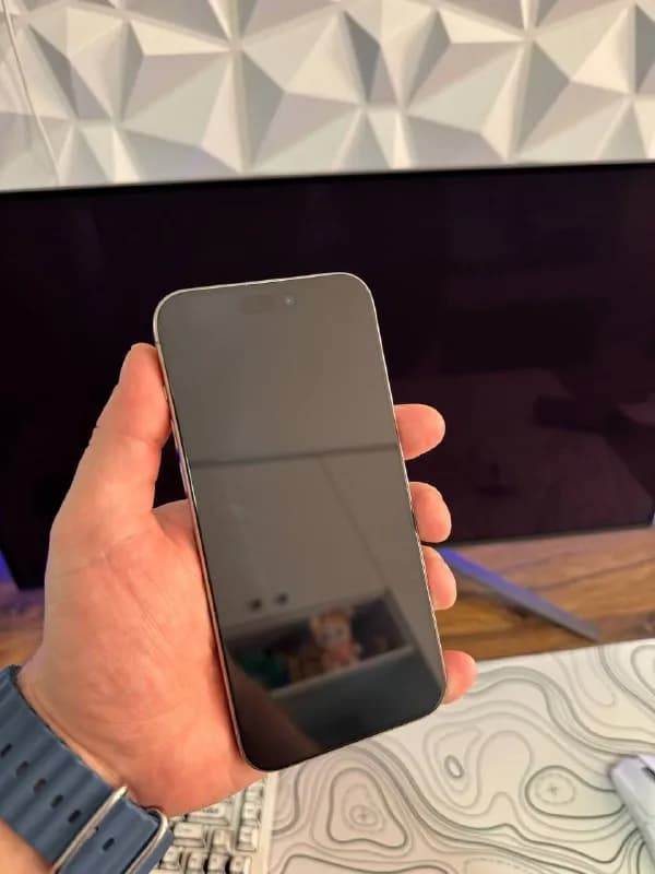 iPhone 15 Pro Max 256GB Natural Titanium. В идеальном состоянии. Покупал в Январе 2024 года. В компл — Тбилиси — 2,300 ₾