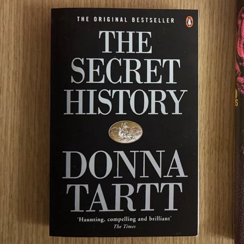 1) The Secret History, Донна Тартт (мягкая обложка, но состояние новой, ни разу не читалась) — 15 ла — Тбилиси — 15 ₾