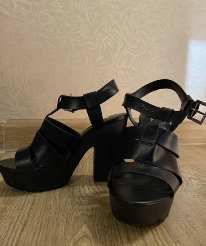 Босоножки на каблуке 37 — Тбилиси — 60 ₾
