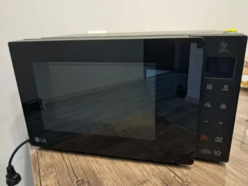 LG. 25 литров. Куплена в Alta со скидкой за 360лари. Продаю за 220 лари в связи с переездом. Гаранти — Тбилиси — 360 ₾