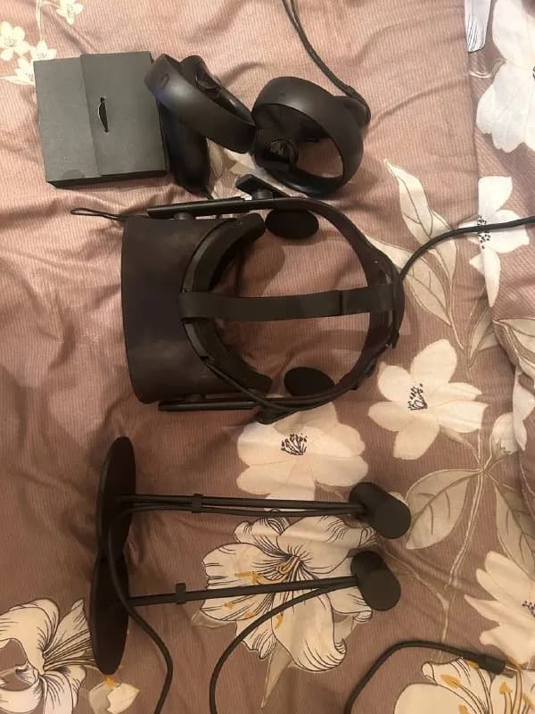oculus rift окулус рифт шлем 2 сенсора 300 лари [телефон] — Тбилиси — 300 ₾