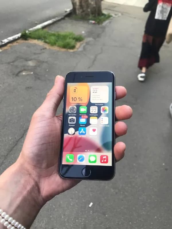 iPhone 6s 32 gb 100 лари — Тбилиси — 100 ₾
