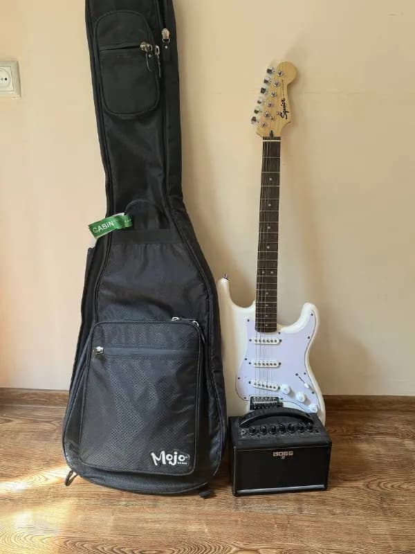 Fander Squier Stratocaster — 750 лари — Тбилиси — 750 ₾