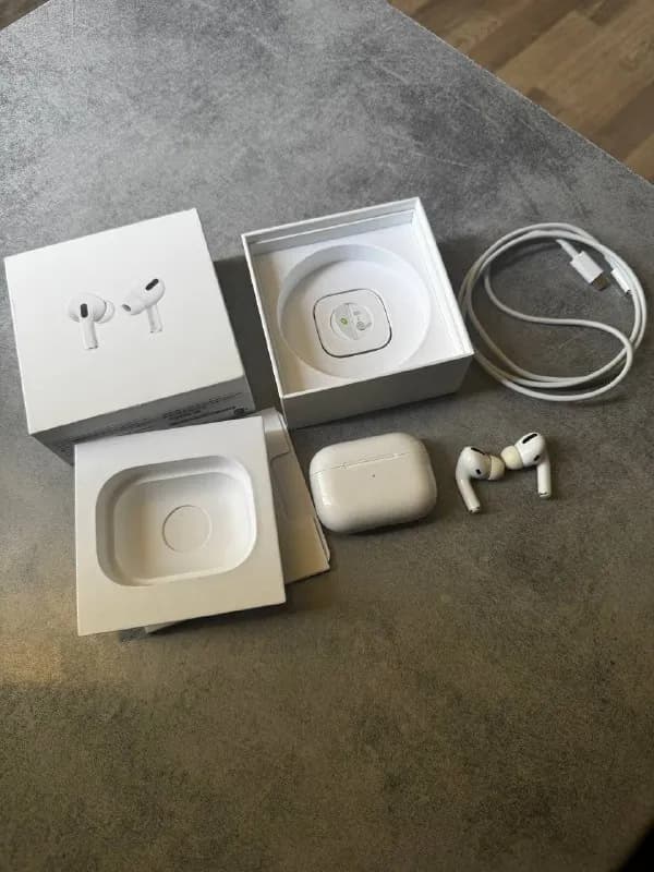 Airpods pro 1 gen lightning 250 лари, оригинальные — Тбилиси — 250 ₾