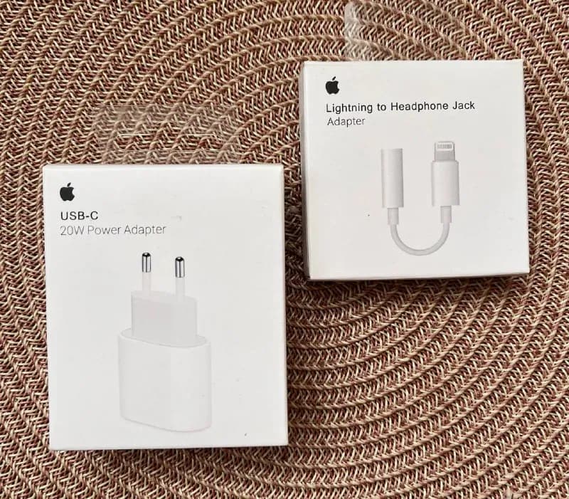 20W USB-C 25 lari и адаптер AUX-Lightning 5 lari. Всё новое — Тбилиси — 25 ₾