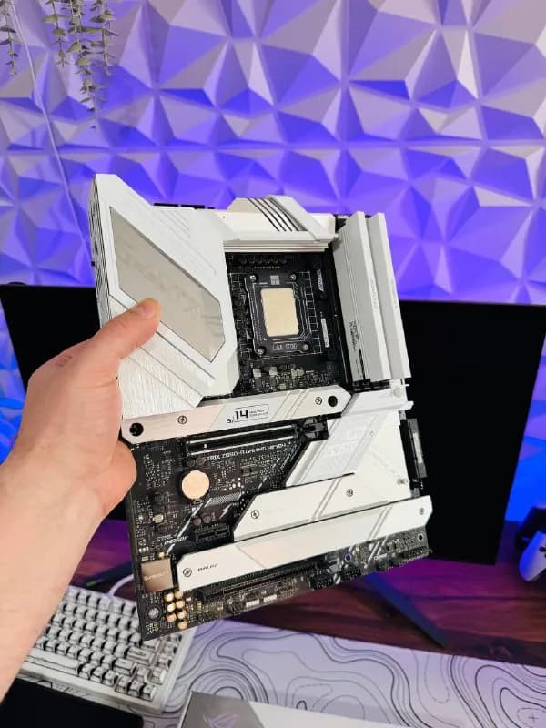 Asus Rog strix Z690-A Gaming DDR4 Wifi+оперативную память T-force Xteem ARGB 32Gb (2×16GB) 3600mhz. — Тбилиси — 400 ₾