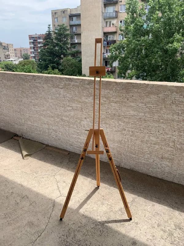 1) Мольберт- бесплатно — Тбилиси — 80 ₾