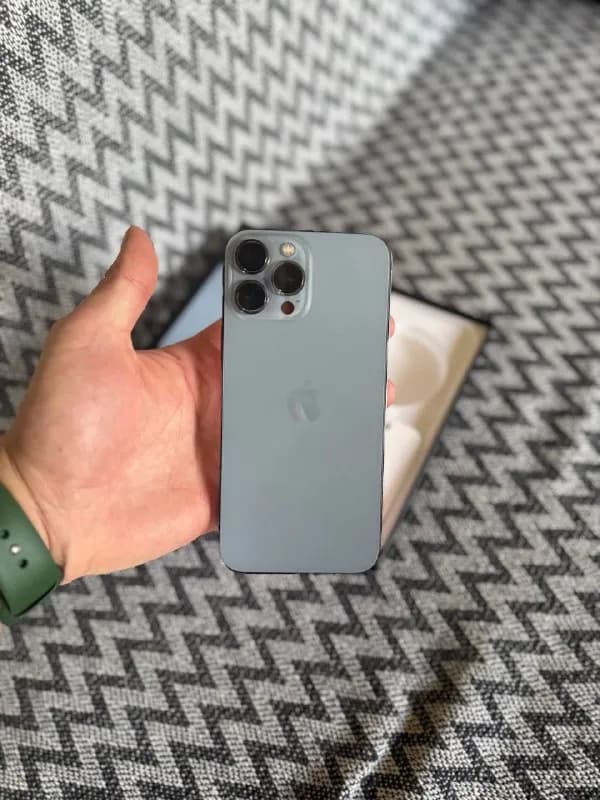 iPhone 13 Pro Max 128 GB Sierra Blue. В хорошем состоянии, не вскрывался ничего не менялось. Поддерж — Тбилиси — 1,400 ₾