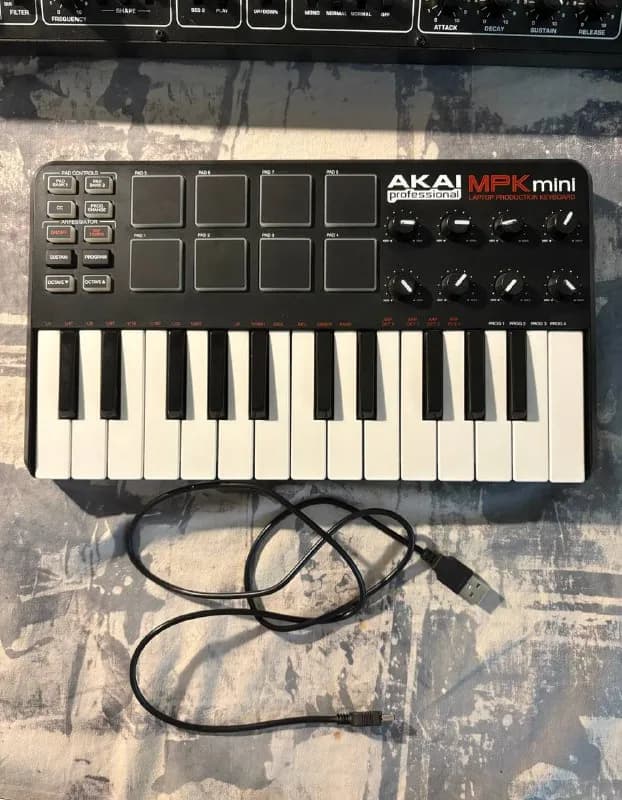 Akai mpk25 mini mk1. — Тбилиси — 150 ₾