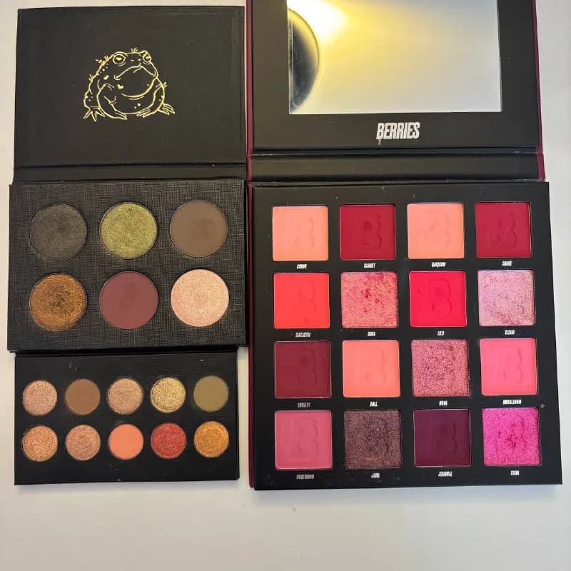 tammy tanuka жаба и flaming gold по 70 лари, beautybay berries 16 (палетка пришла бракованная, два п — Тбилиси — 70 ₾