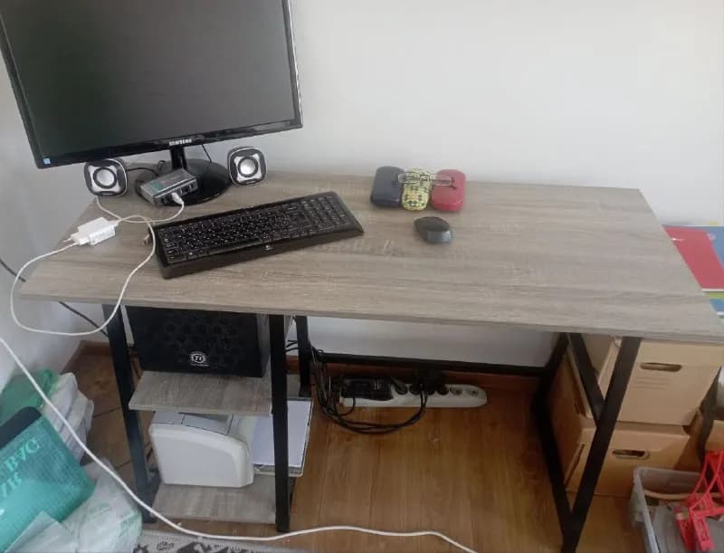 120×50, высота 73 см. Две полки под блок и принтер. — Тбилиси — 90 ₾