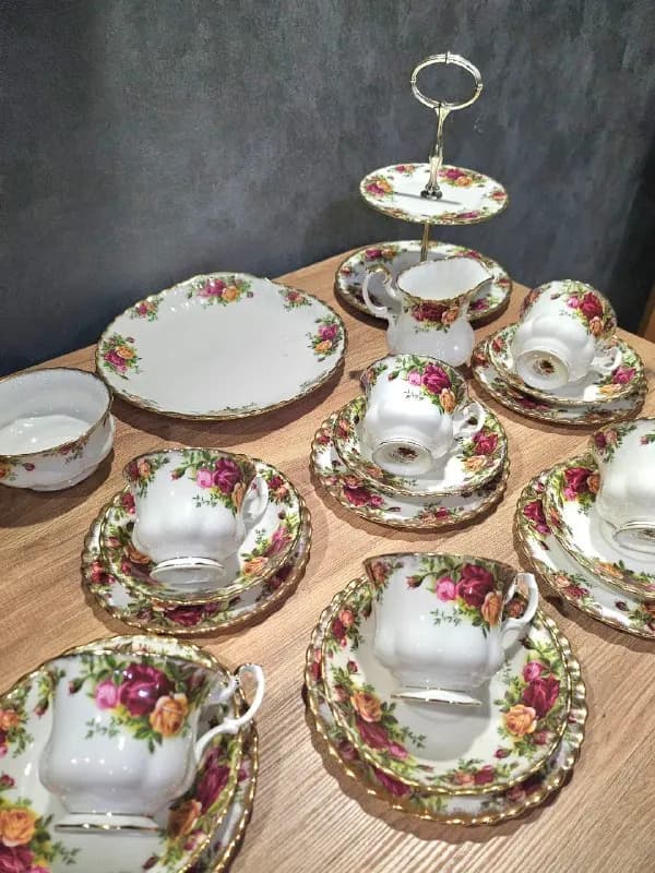 6 персон, royal albert, 680 лари, есть и другие сервизы — Тбилиси — 680 ₾