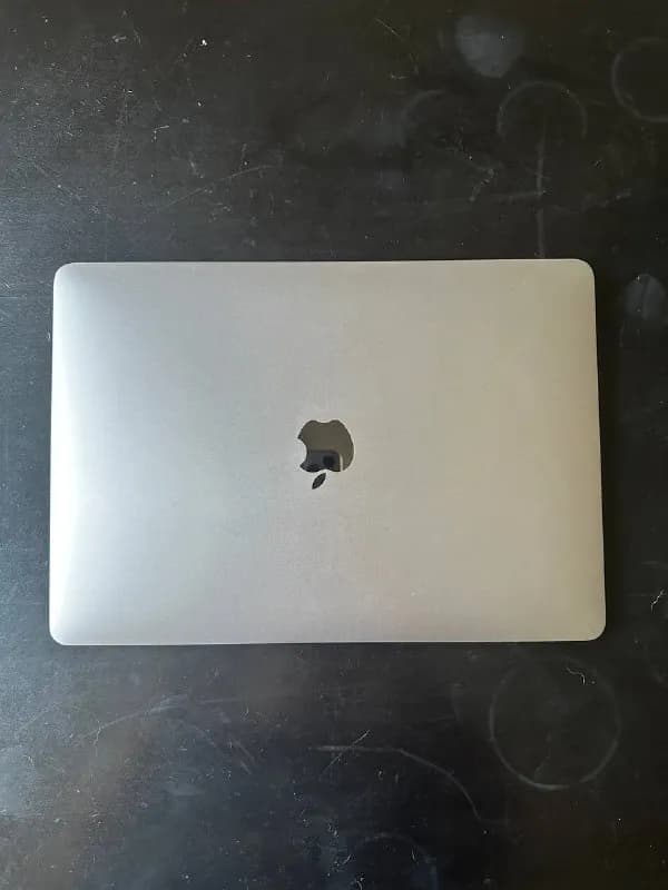 MacBook Air 13’ 2020 — Тбилиси — 1000 ₾