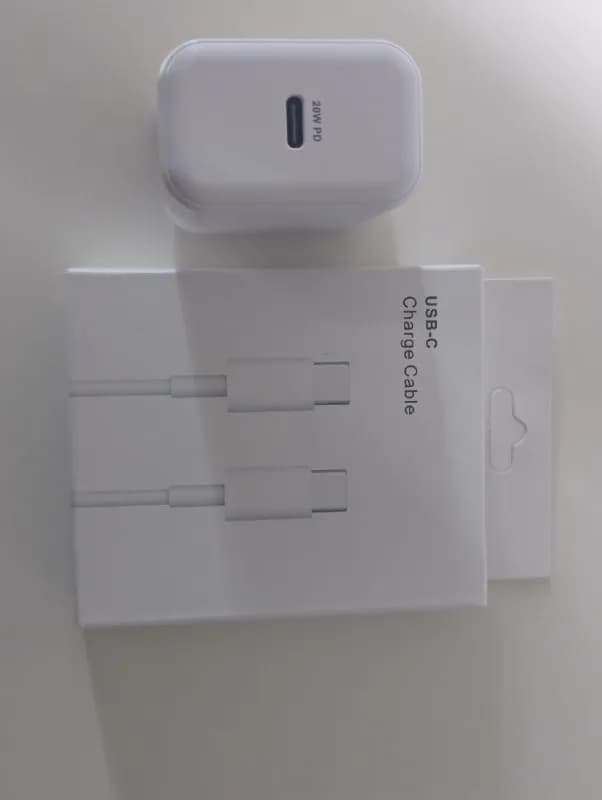 Новая быстрая зарядка и USB type-c кабель — Тбилиси — 50 ₾
