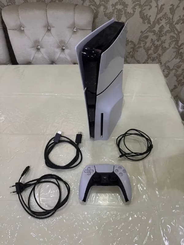 Playstation 5 Slim disk version в идеальном состоянии. Пользовались мало все работает хорошо без про — Тбилиси — 1200 ₾