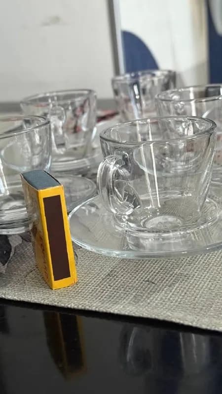 6 маленьких стеклянных чашечек с блюдцами, под кофе или эспрессо. Отдам за 20 лари. — Батуми — 20 ₾