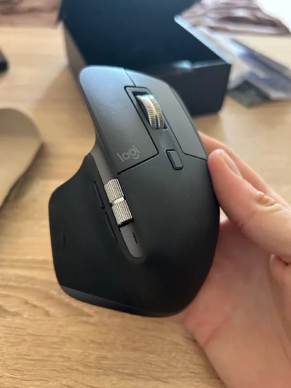 Logitech MX Master 3S — почти новая, в коробке — Тбилиси — 320 ₾