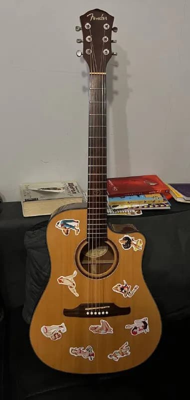 Fender f-1000ce (с подключением). Незначительные визуальные дефекты. 400 лари. В комплекте хороший ч — Тбилиси — 400 ₾