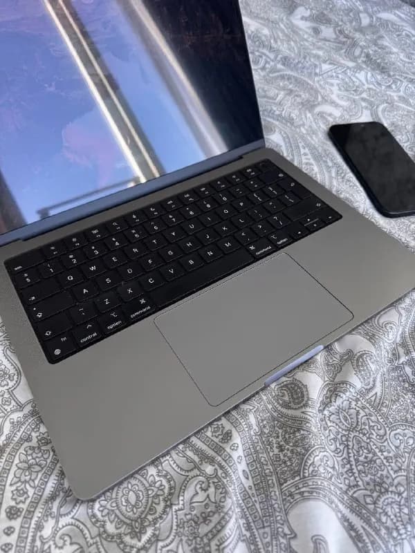 MacBook Pro 14» — 2500 ₾ — Батуми — 2500 ₾
