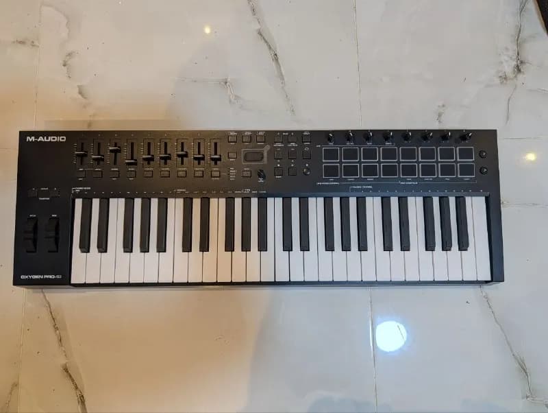 M-Audio Oxygen Pro 49. Новый, играл пару часов. 300 лари, Батуми — Батуми — 300 ₾