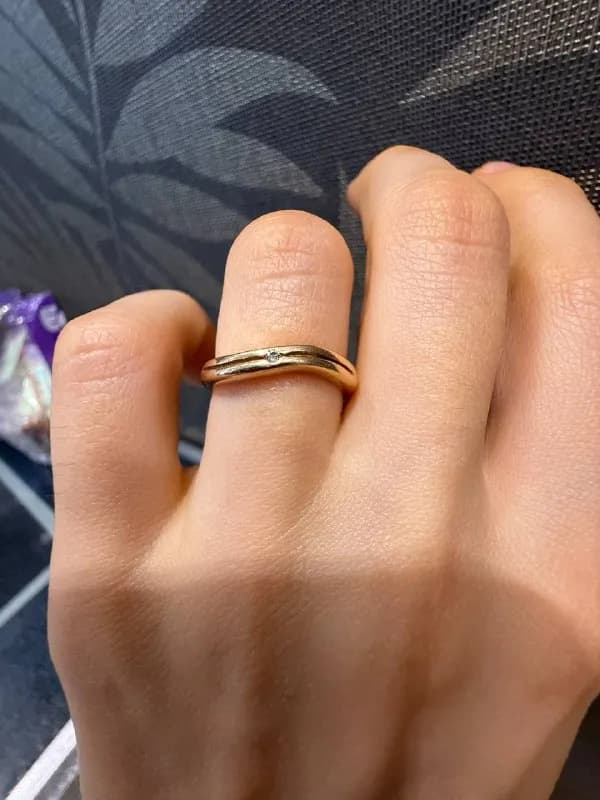 Oqros rusuli bechedi brilliantit. — Батуми — 1 000 ₾