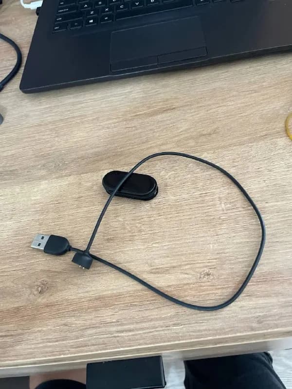mi band 7, Xiaomi watch 7 и отдам сами часы (работают просто отклеился экран) — Батуми