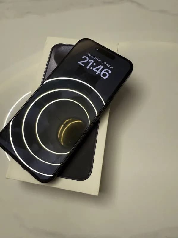 iPhone 15 Pro Max 256Gb, в чехле и стекле, коробка, провод. Обмен не интересен. Sim + eSIM, eSim не — Тбилиси — 2300 ₾