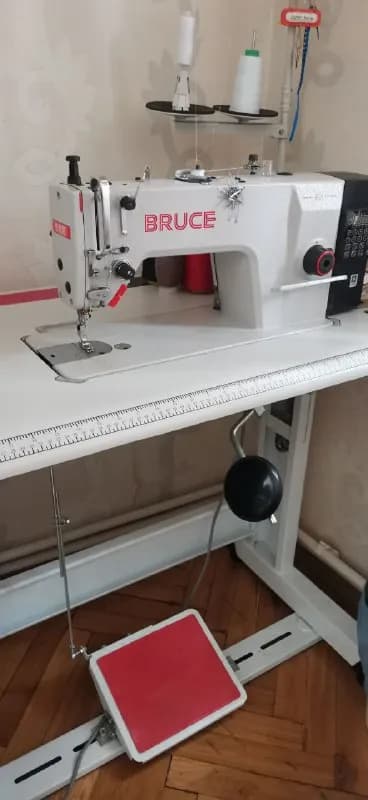Bruce R2-CZ. В комплекте иглы, шпульки, лапки, инструкция по эксплуатации. — Тбилиси — 1100 ₾