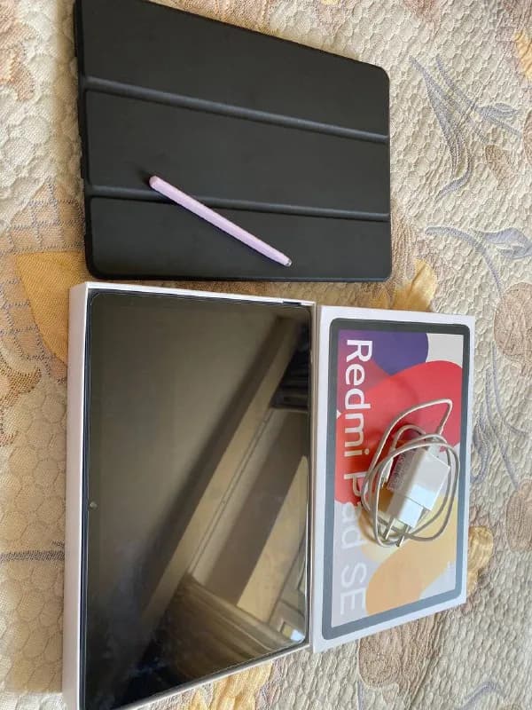 Xiaomi Pad SE 8/256 GB Wi-Fi Grey с чехлом, стилусом и брони-стеклом. Абсолютно новый, купила в это — Тбилиси — 680 ₾