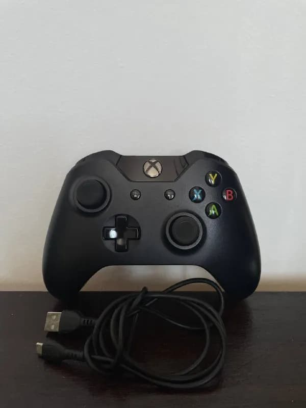 Xbox One. Полностью рабочий, состояние видно на фото — Тбилиси — 60 ₾