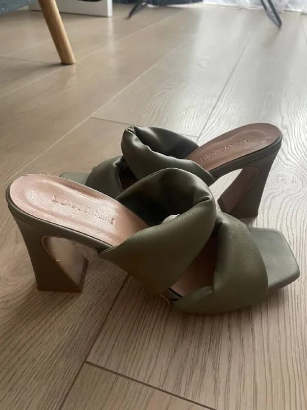 Waikiki мюли оливкового цвета — Батуми — 3 815 ₾